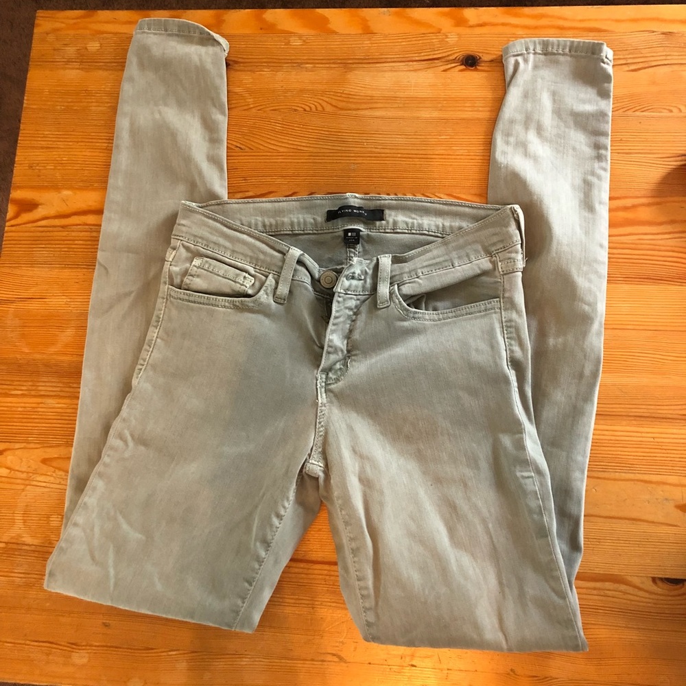 Buckle olive jeans!